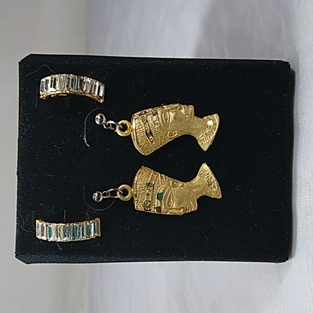 Earrings 2 pair peirced